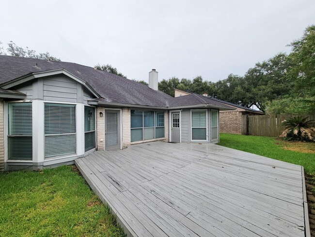 Building Photo - 2118 Creekshire Dr Rental