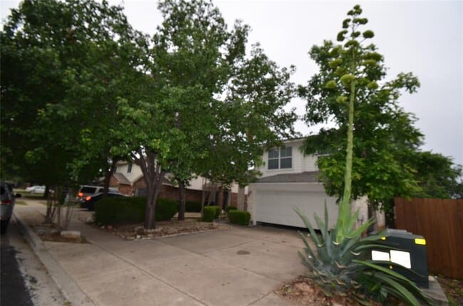 Building Photo - 2309 Jesse Owens Dr Rental