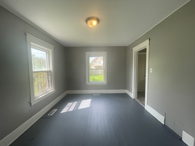 Photo - 554 Lucas St