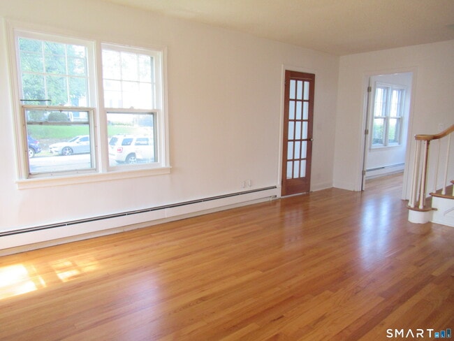 Photo - 625 Clark St