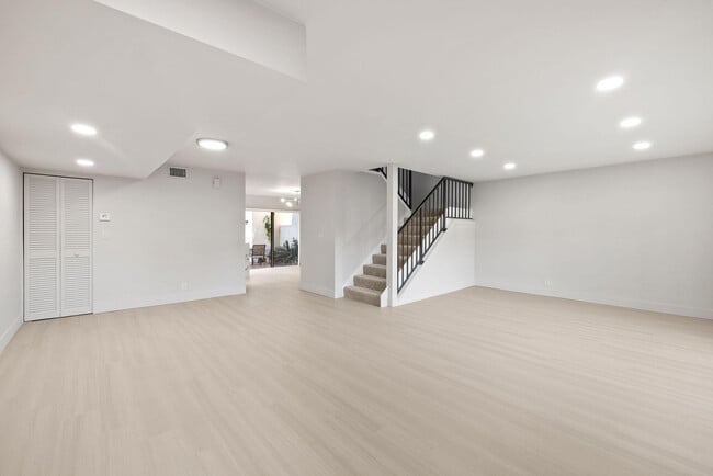 Photo - 3012 Willow Ln