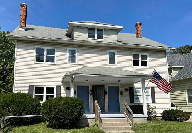 Photo - 1922 Airline Ave Unit 1924 1/2 (Upper)