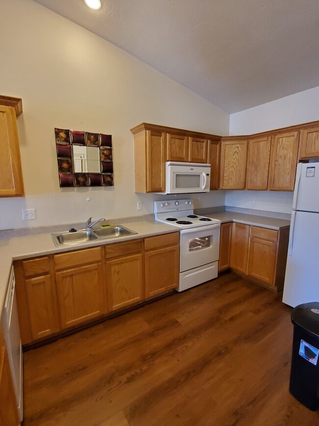 Photo - 1931 N Canyon Rd Unit Timpanogos Gateway #316.Private room contract