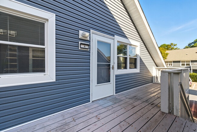 Building Photo - 12759 St James Pl