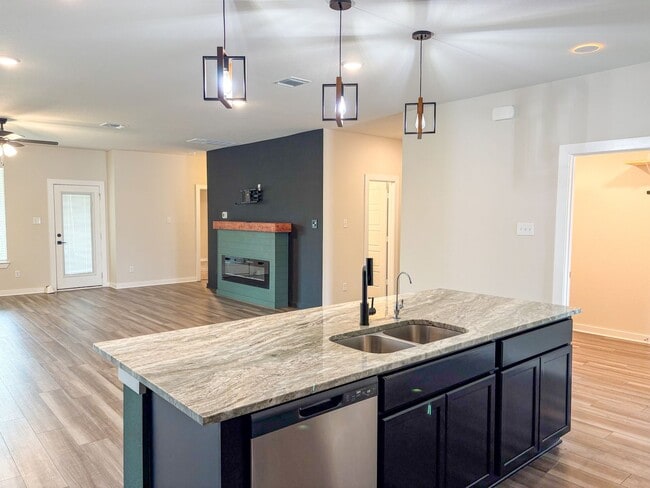 Photo - 1522 Hillside Dr