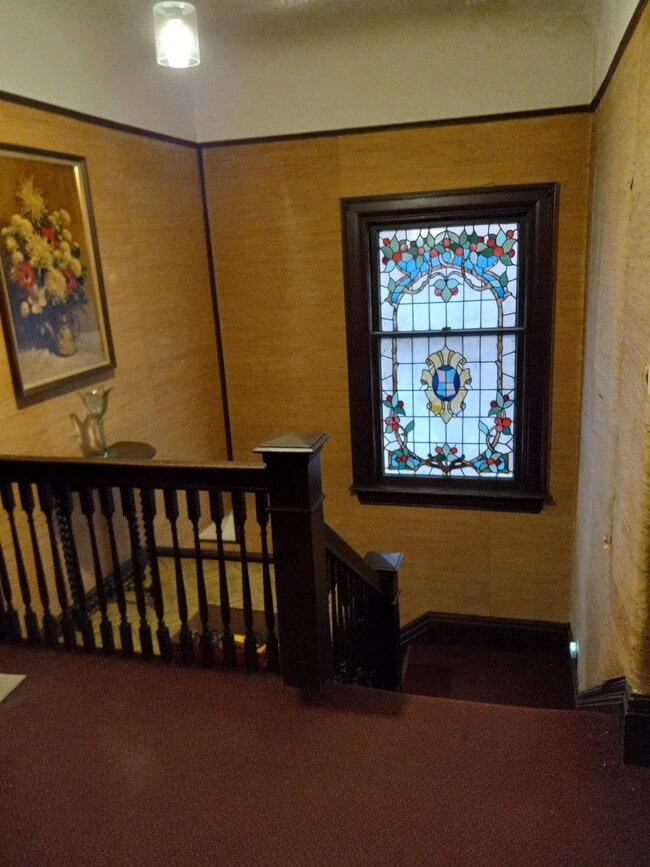 Escalier menant au 2e étage - 470 Palmerston Blvd