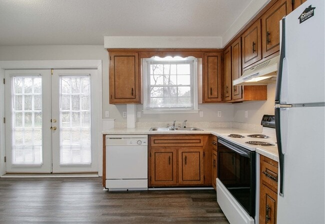 Photo - 812 Golf View Pl