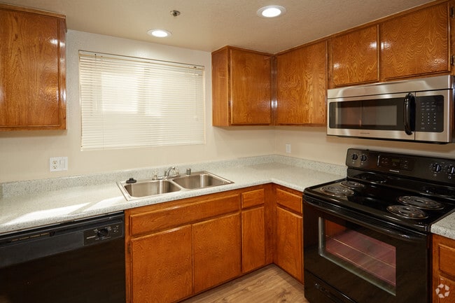 Tamarack Gardens Apartments