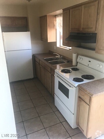Building Photo - 4972 Larkspur St Rental