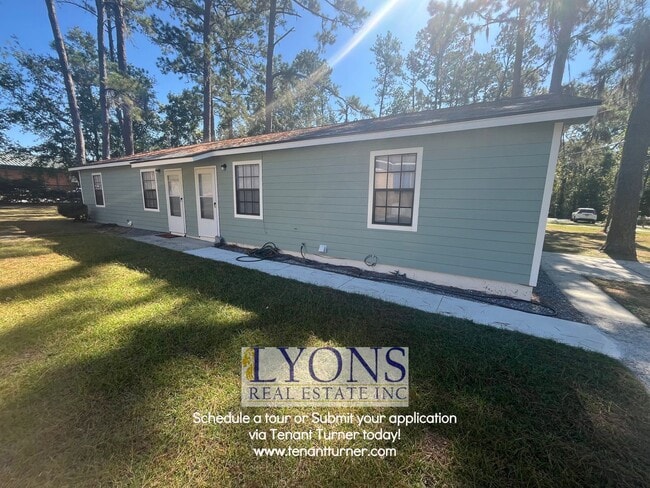 Building Photo - Holiday Special!!!!!