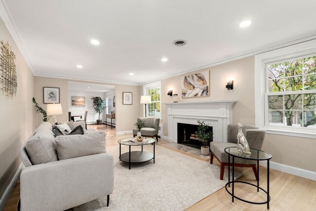 Photo - 850 Dedham St