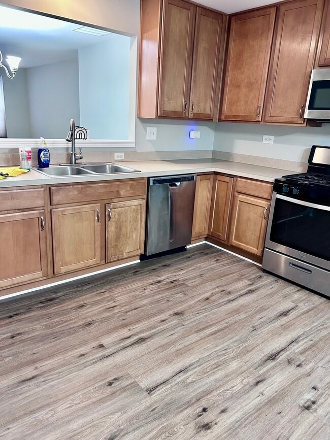 Photo - 2518 Anna Wy