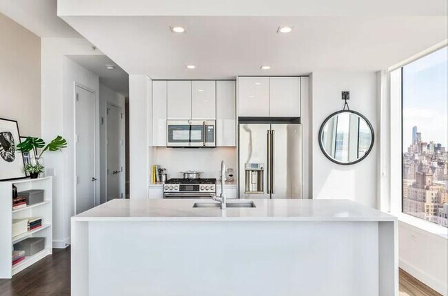 Photo - 64 Box Street Unidad 7F