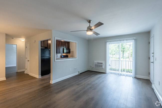 1BR 1BA - 725SF