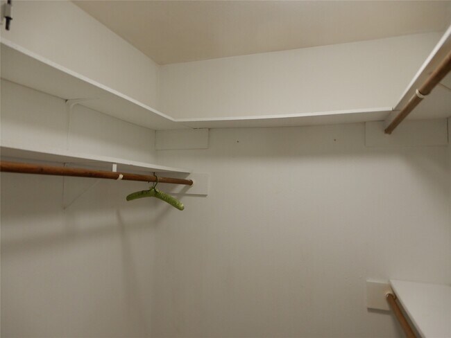 Building Photo - 12042 Sturdivant St