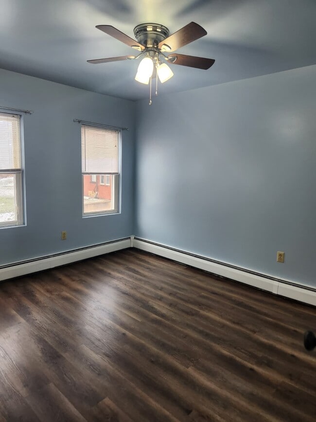 Photo - 2015 12th Ave