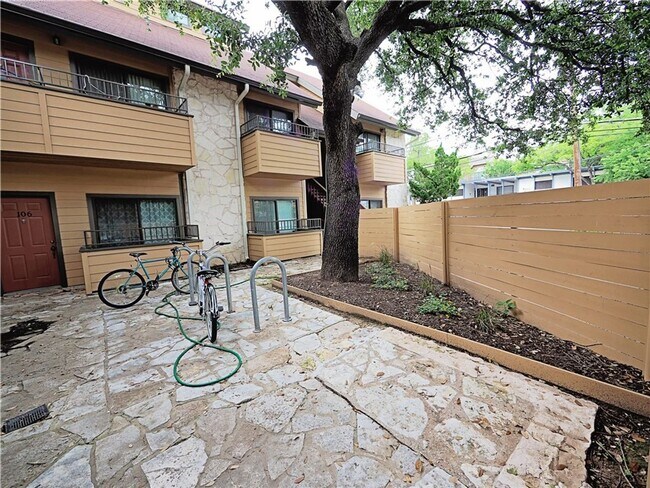 Photo - West campus 1 bed condo just 2 blocks from UT