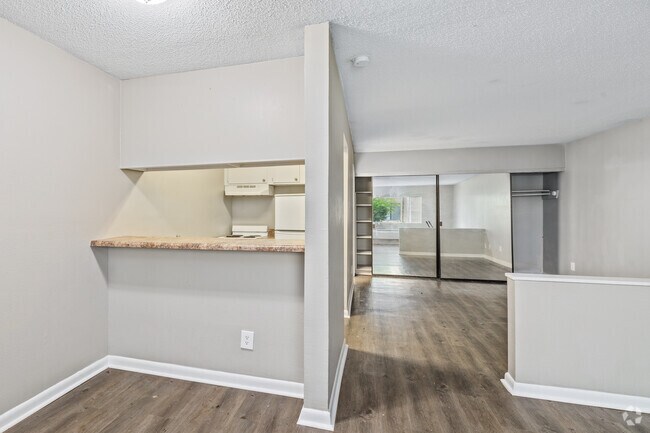 1BR, 1BA - 381SF - Kitchen