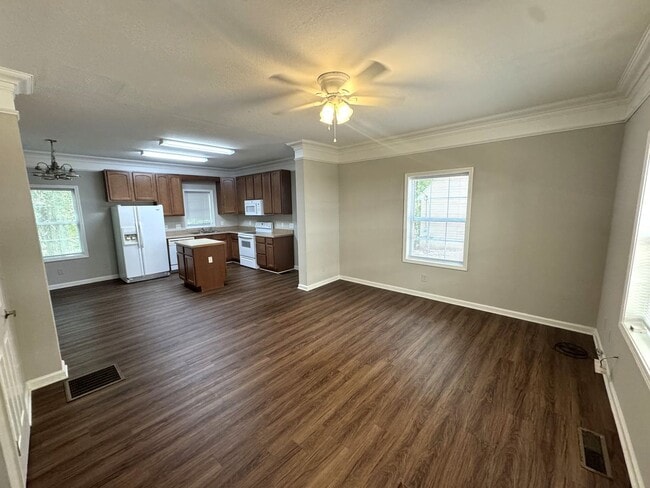 Photo - 4br Home near Campus/Downtown - FALL 2026 PRE-LEASE