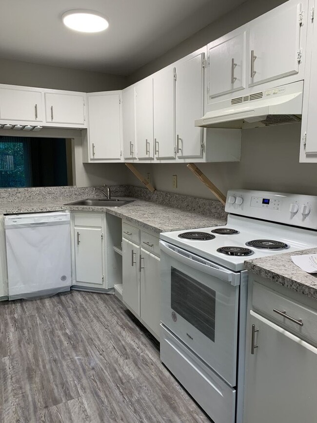 Photo - 2 BR/1.5 BA West Lake Townhome Near Dolley Madison