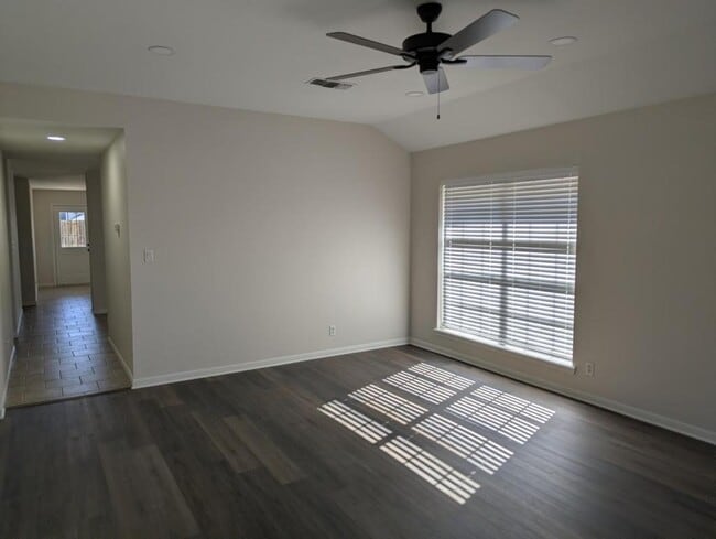 Photo - 210 Stone Gate Dr