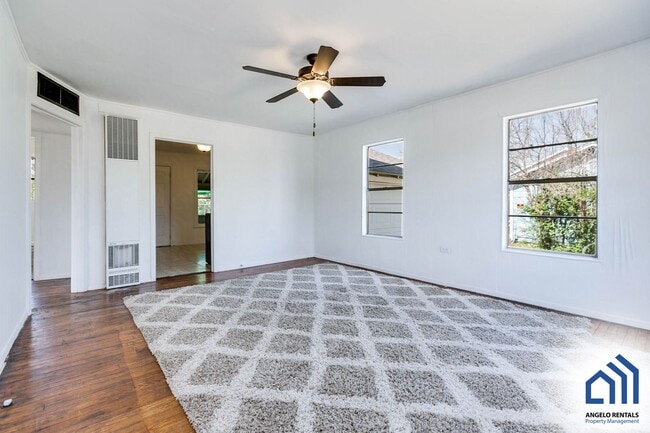 Photo - 107 Belaire Ave