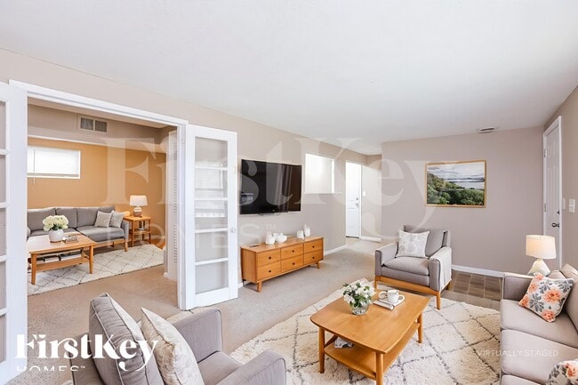 Photo - 1104 Kearney Rd