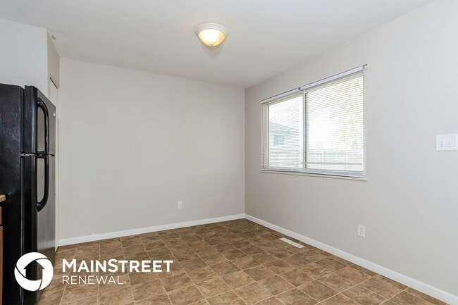 Photo - 504 Harland Dr