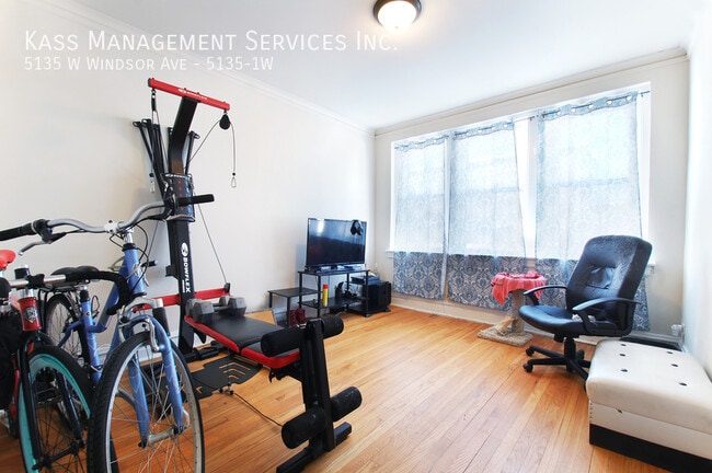 Photo - 5135 W Windsor Ave Unidad 5135-1W