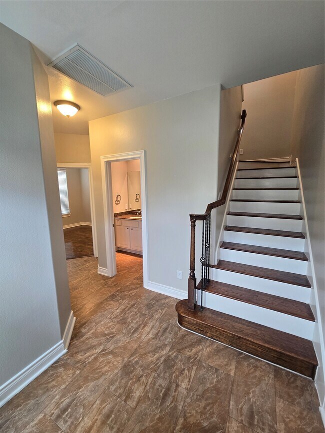 Photo - 3440 Cline St