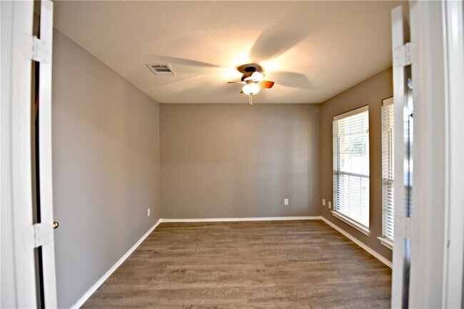 Photo - 802 Rubles Ct
