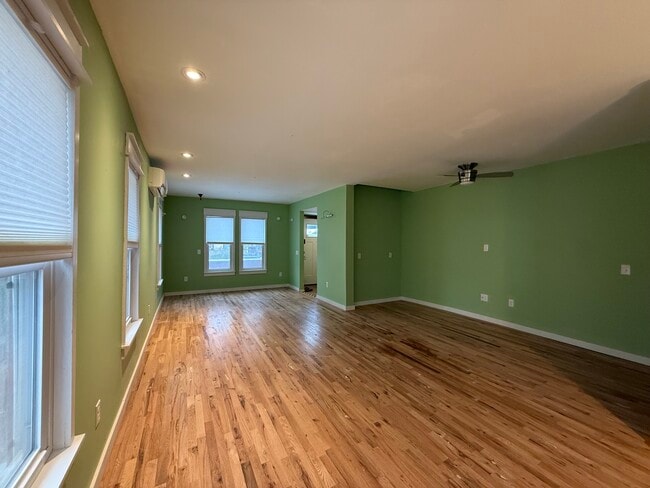 Photo - 112 S Plain St Unit Owner Suite