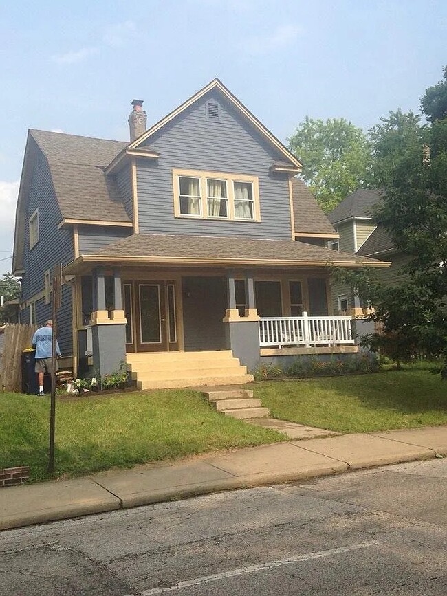 front exterior (has been updated with vinyl siding) - 407 N Arsenal Ave House