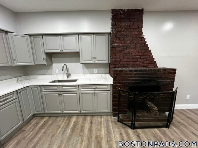 Building Photo - 95 Norfolk St Unit 1