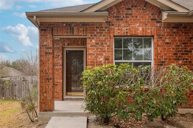 Photo - 1740 Amberwood Loop