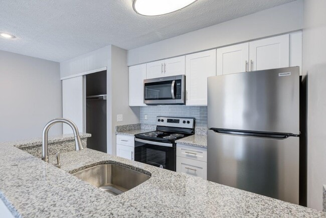 Wexford Lakes Apartments and Townhomes