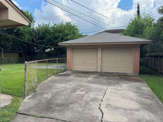 Photo - 4013 Newshire Dr