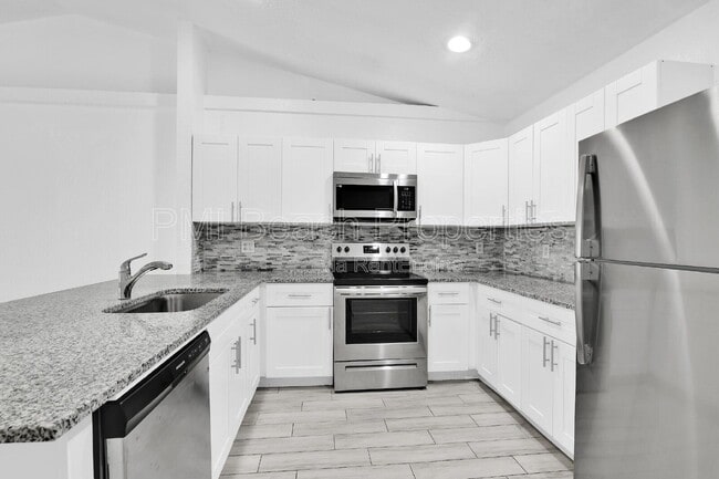 Photo - 13900 Folkestone Cir