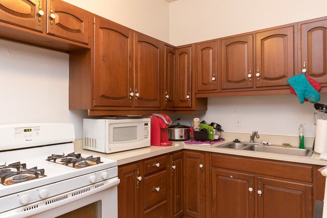 Photo - 3826 N Kenmore Ave Unit 1