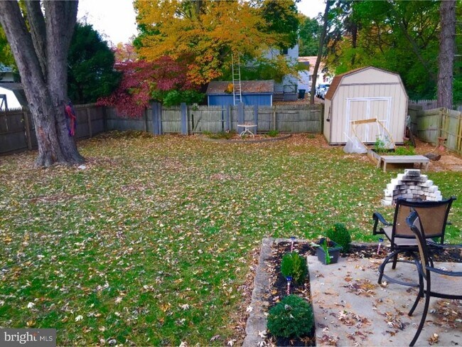 Photo - 411 W High St