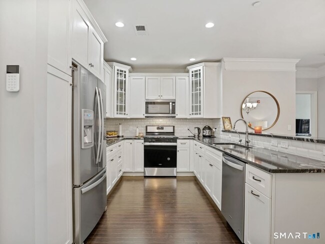 Photo - 302 Center Meadow Ln Unit 302