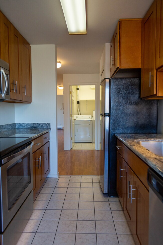 Photo - Madlyn Apartments