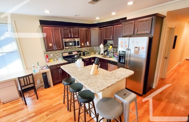 Photo - Amazing 4 bed 2 bath in Brighton.... Don't miss out