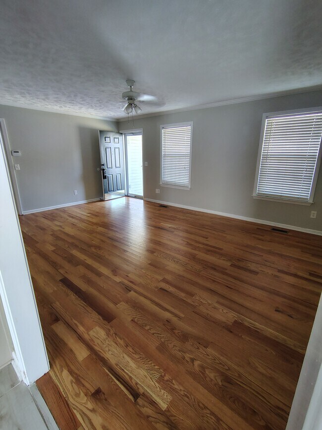 Photo - 692 Almondwood Pl