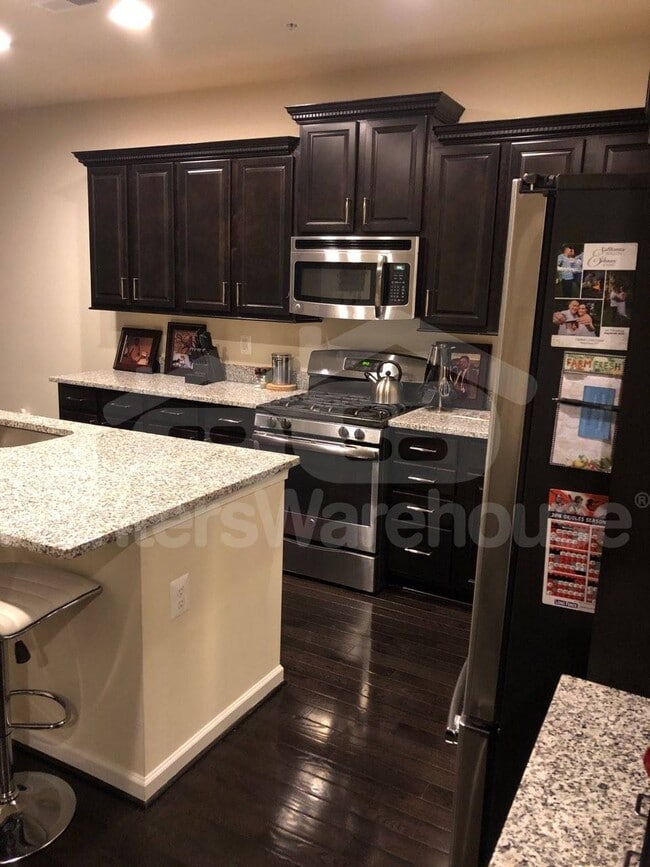 Photo - 1124 Red Hawk Way