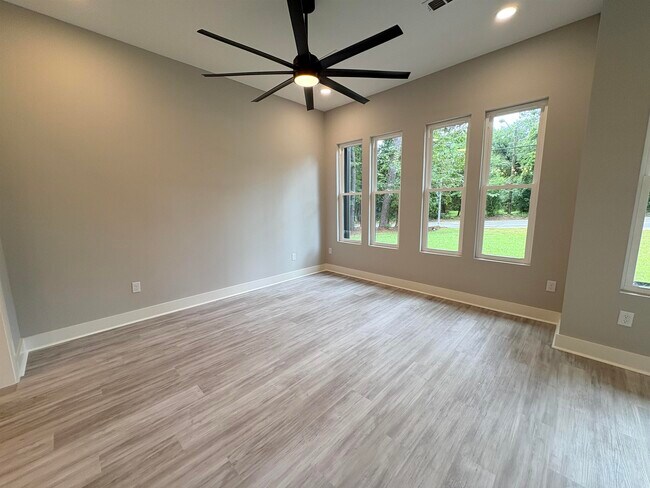 Photo - 226 E Bradford Rd Townhome