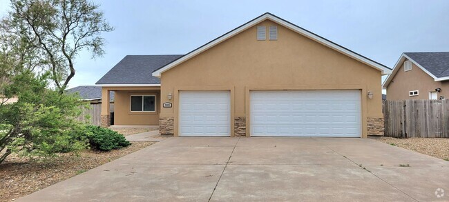 Building Photo - COLLEGE PARK HOME WITH 3 CAR GARAGE