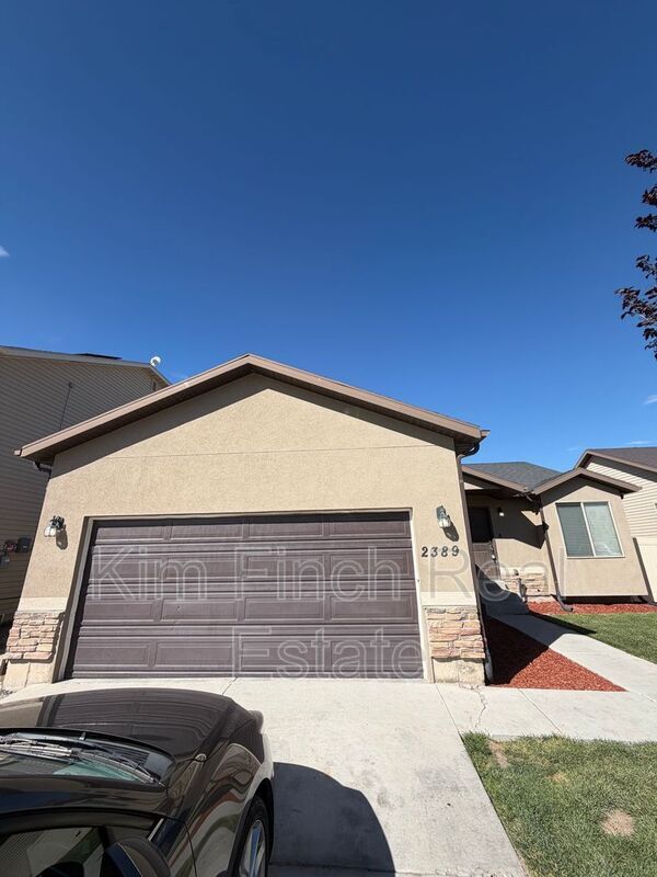 Photo - 2389 Hitching Post Dr