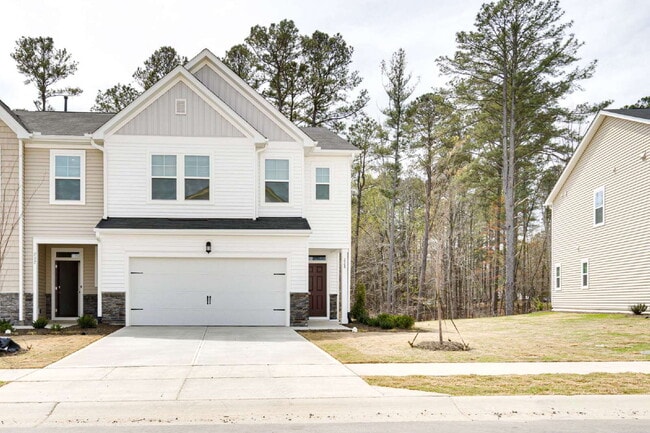 Photo - End-unit 3 bedroom townhome with Screened Porch!