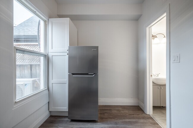 Photo - 2 Bedroom Unit close to downtown Unit 3